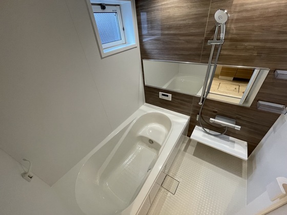 バス・シャワールーム　※別部屋の写真です