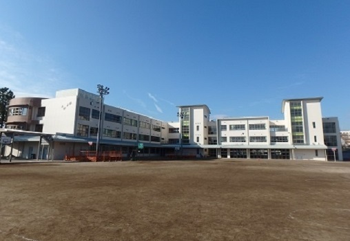 【栗山町1丁目テラスの小学校】