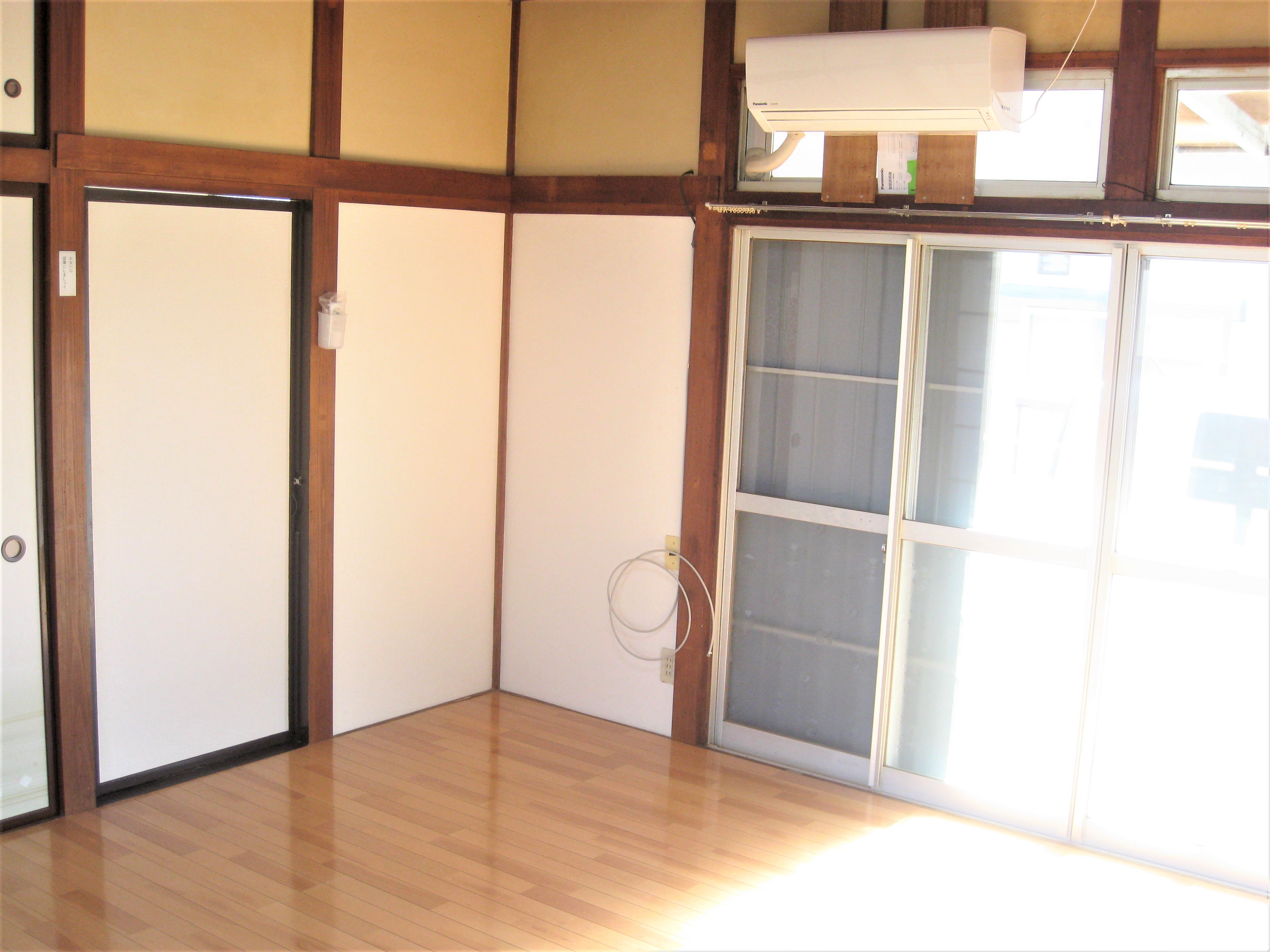 町田戸建南東の居間写真
