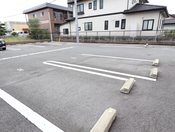 【熊本市南区平田のアパートの駐車場】