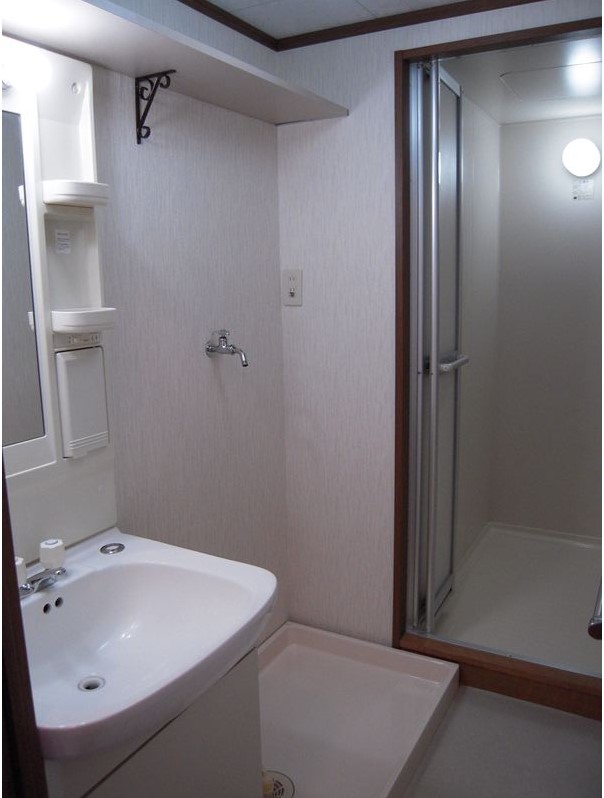 洗面設備　脱衣スペースもあります