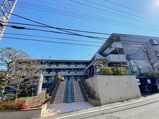 川崎市高津区上作延のマンションの建物外観