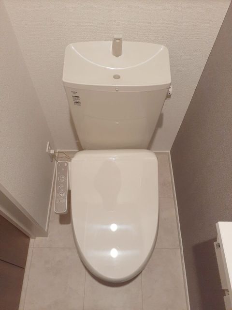 【静岡市清水区三保松原町のアパートのトイレ】