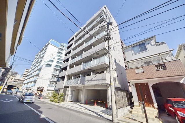 【川口市西川口のマンションの建物外観】