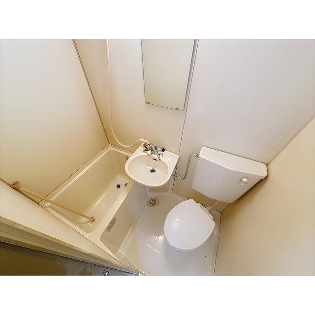 バス・シャワールーム　お手入れ簡単な３点ユニット