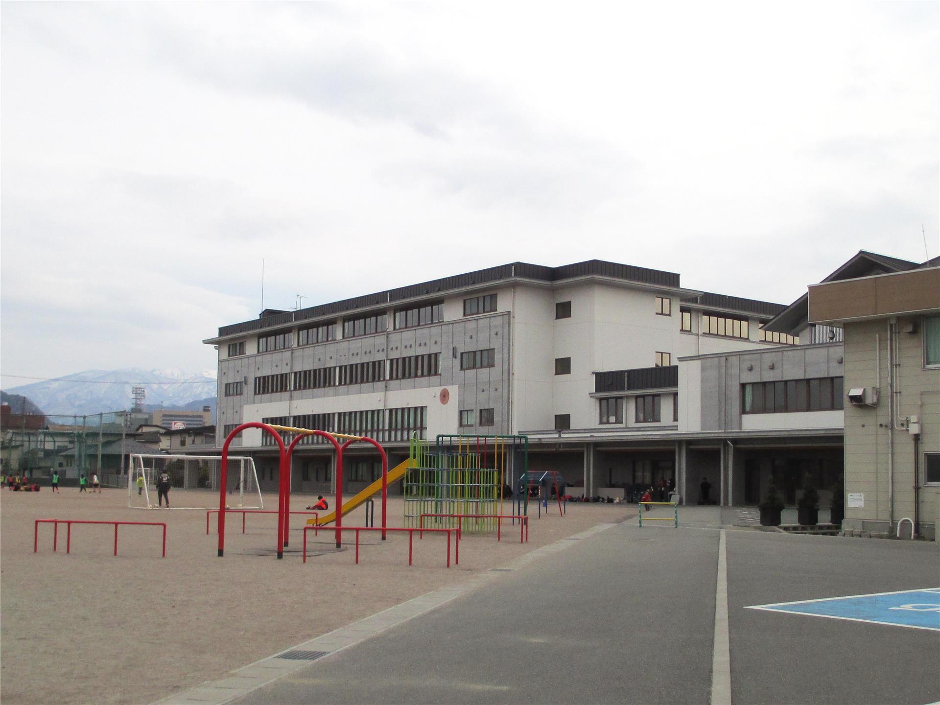 小学校　山形市立第七小学校（小学校）まで1082m