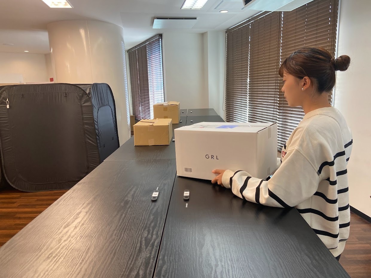 バルコニー　宅配はマンション１FのPLAZALABで24時間受け取れます