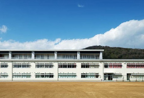 【岡山市東区瀬戸町瀬戸のアパートの中学校】