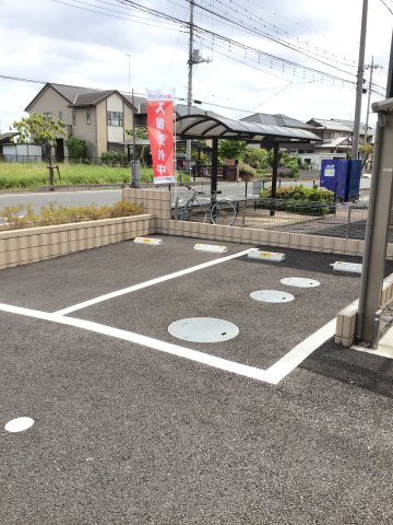 【熊谷市船木台のアパートの駐車場】