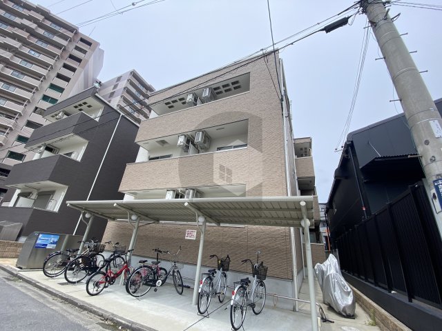 東大阪市吉田本町のアパートの建物外観