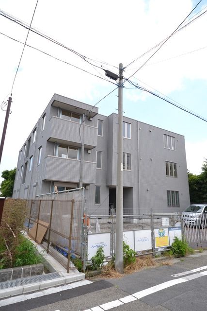 【川崎市川崎区殿町のマンションのエントランス】