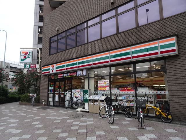 コンビニ　セブンイレブン（コンビニ）まで400m