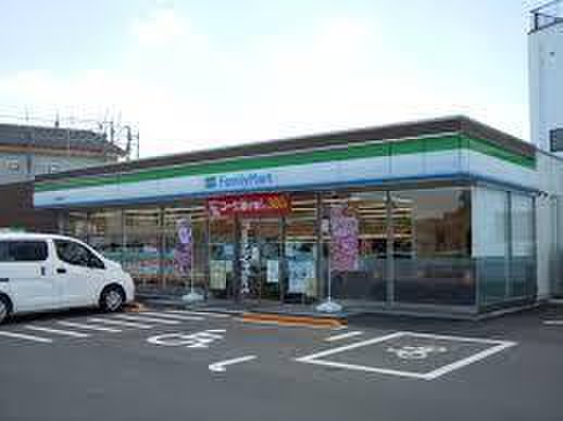 コンビニ　ファミリーマート川越天沼新田店（コンビニ）まで600m