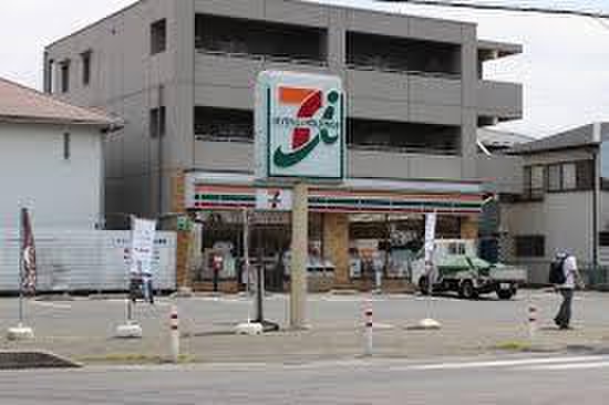 コンビニ　セブンイレブン鶴ヶ島川鶴店（コンビニ）まで800m