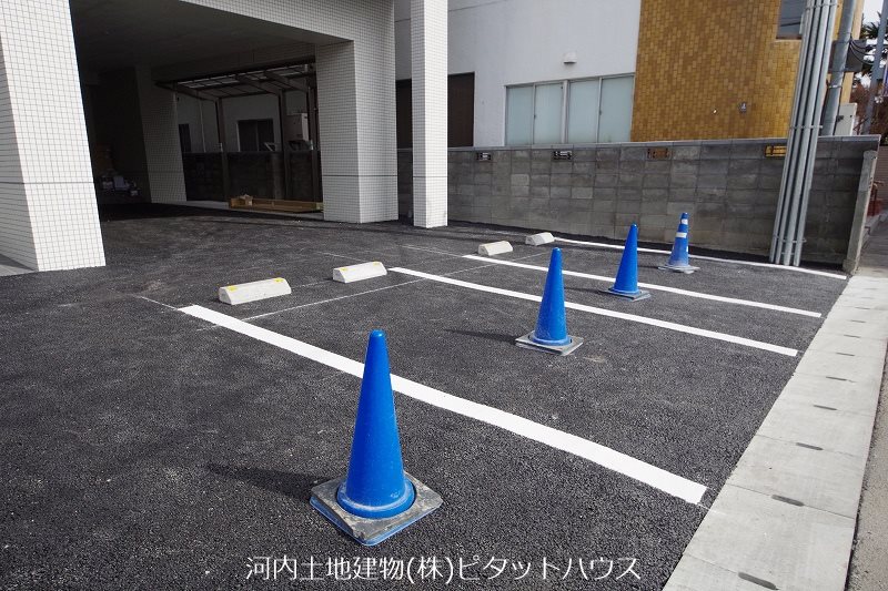 駐車場　敷地内駐車場