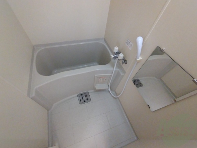 バス・シャワールーム　お風呂です。ゆっくりお風呂につかるのも体に良いですね～