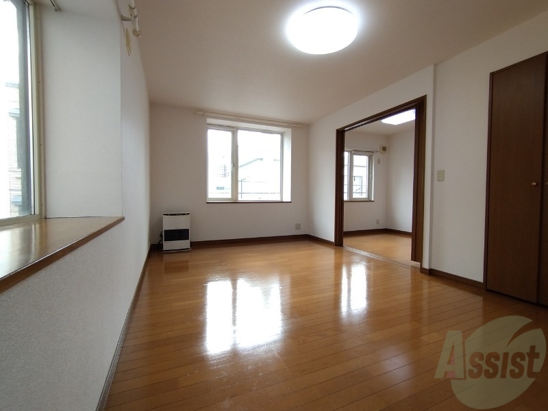 居室・リビング　広くてキレイなお部屋が広がっていて、充実した生活が送れそう。