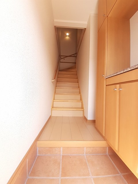玄関　内階段