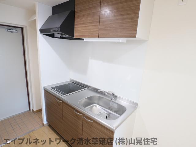 キッチン　コンパクトなキッチンで掃除もラクラク