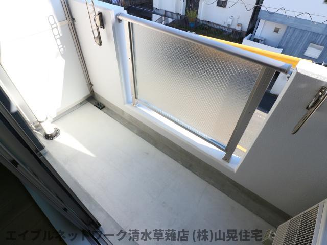 バルコニー　陽当たり良好なバルコニーです