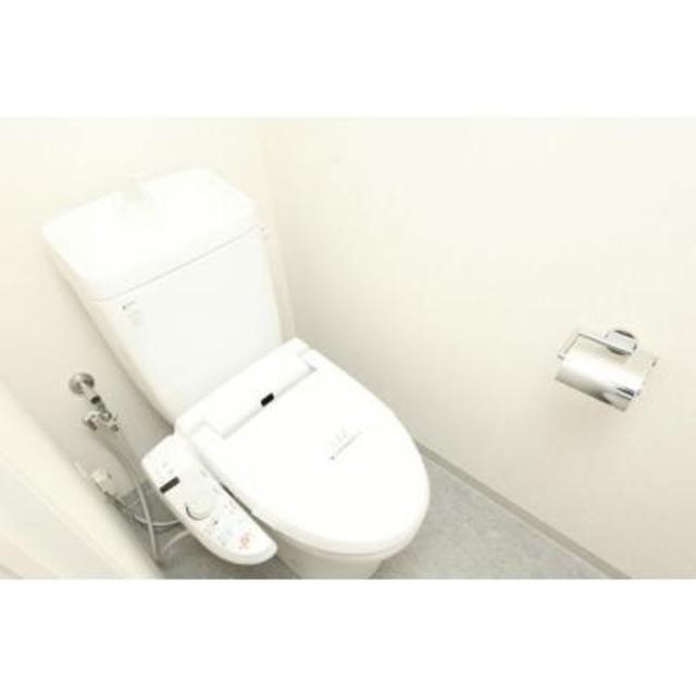 トイレ　※写真は同タイプ住戸です。