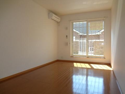 居室・リビング　室内