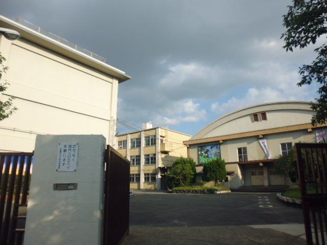 中学校　京都市立 久世中学校（中学校）まで1075m