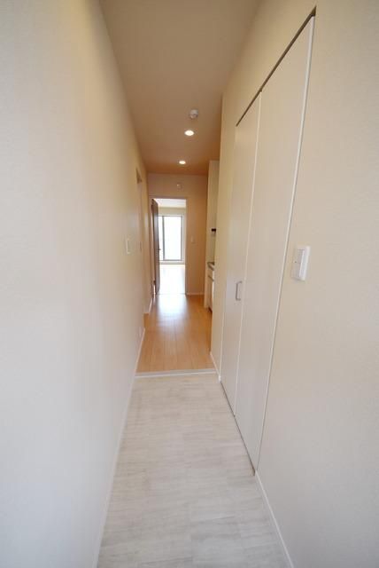 玄関　★玄関は広々しており開放感があります★