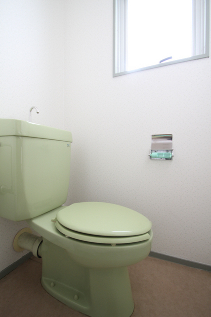 トイレ　※別室の参考写真の為、現況優先です。