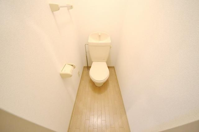 トイレ　※同物件別部屋です