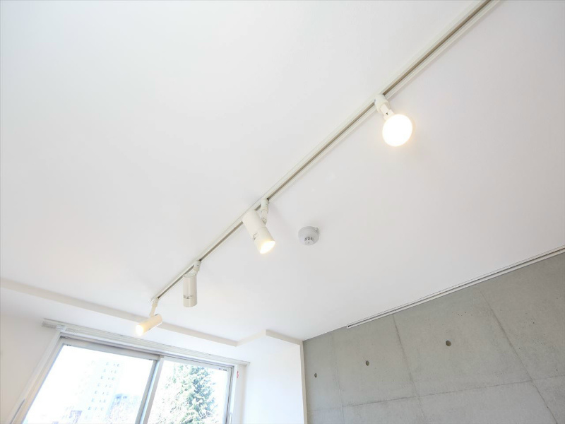 その他　スポットライト付き