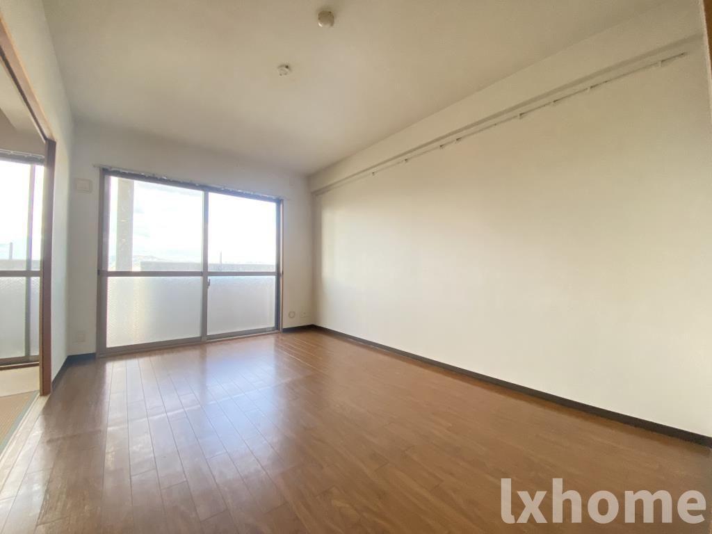 居室・リビング　こちらの居間で趣味の時間をお楽しみください