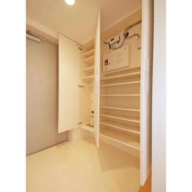 玄関　※写真は同タイプ住戸です。