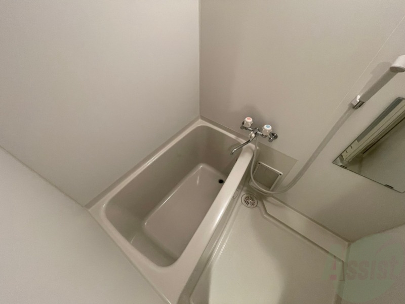 バス・シャワールーム　お風呂になります。一日の疲れを癒してくださいね。