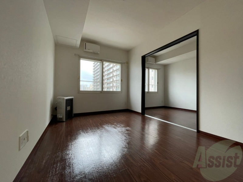 居室・リビング　広くてきれいなリビングです！快適に過ごせそうですね。