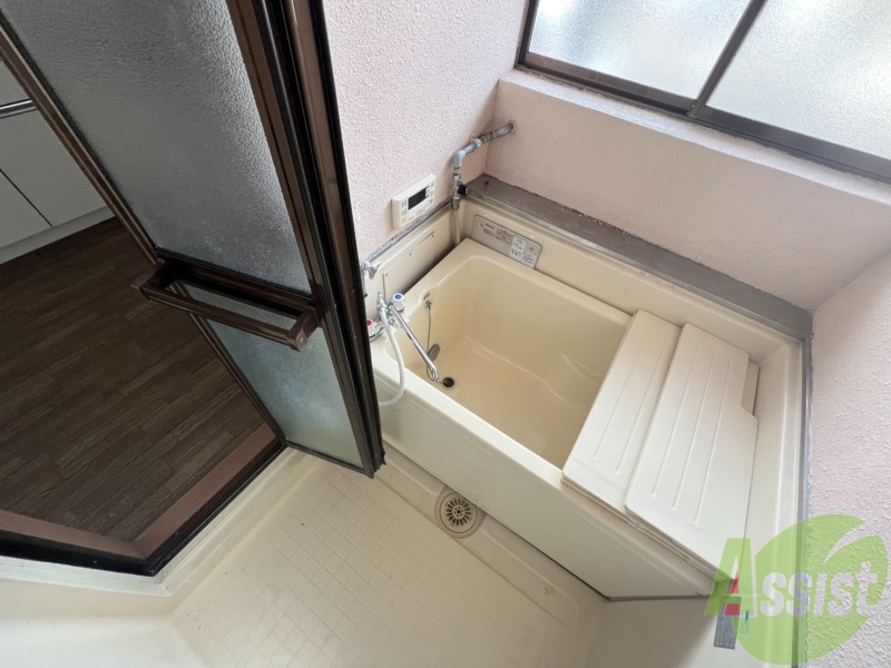 バス・シャワールーム　バス・トイレ別でお掃除しやすいですよ～。