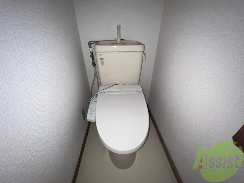 トイレ　こちらはトイレです。清潔感があり、安心して使用できます。