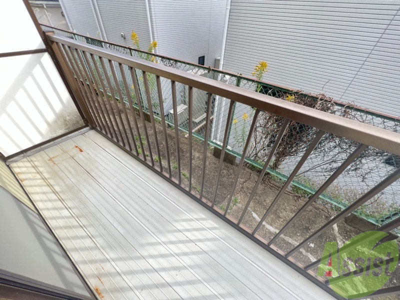 バルコニー　こちらはバルコニー。洗濯物が干せるようになっています。