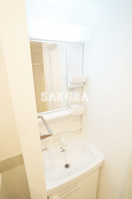 洗面設備　身支度に欠かせない独立洗面台♪