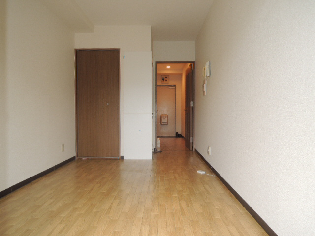 居室・リビング　写真は同マンションの別のお部屋のものです