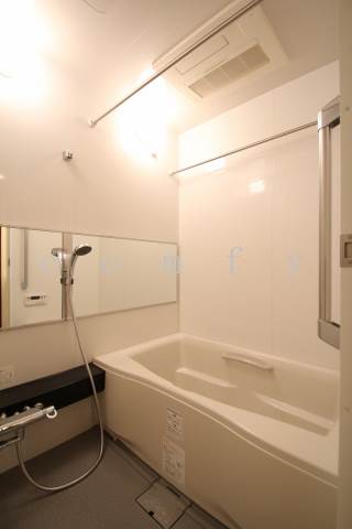 バス・シャワールーム　追い焚き・浴室乾燥機付き