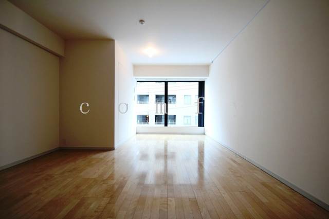 居室・リビング　広い洋室