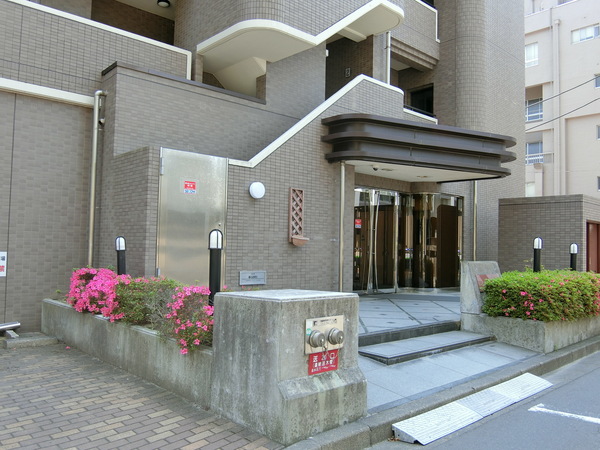パレロワイヤル斎藤の外観写真