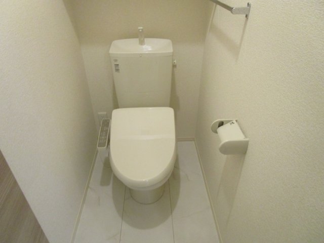 トイレ　同物件別部屋のお写真です※現況優先