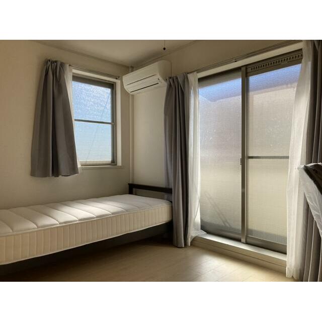 居室・リビング　写真は別部屋のものになります。