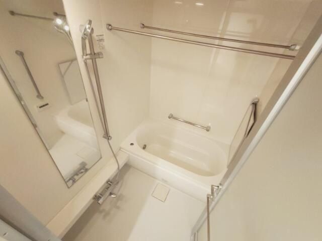 バス・シャワールーム　同タイプ住戸参照