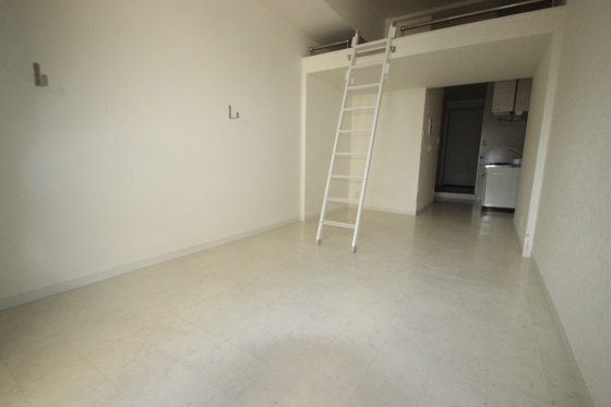 居室・リビング　※別部屋の写真です