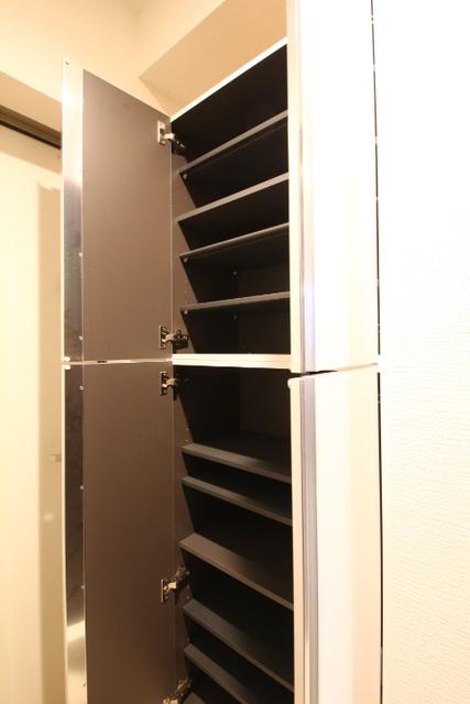 収納　収納　シューズボックス