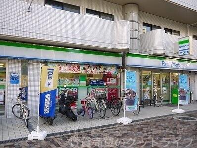 コンビニ　ファミリーマート堀川中立売店（コンビニ）まで159m