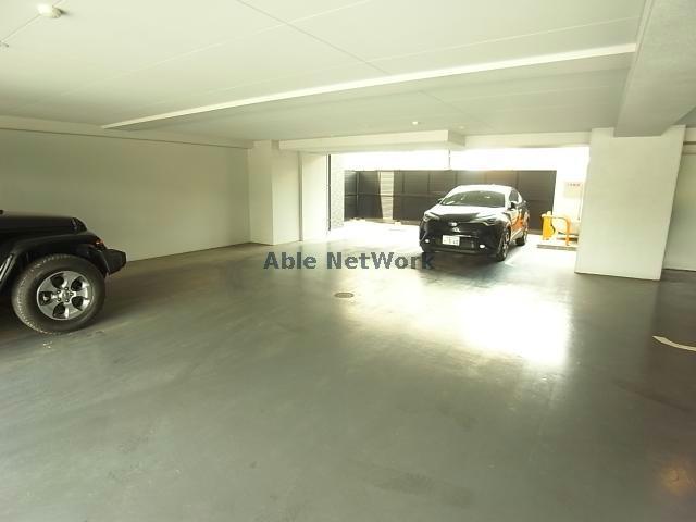 駐車場　駐車場